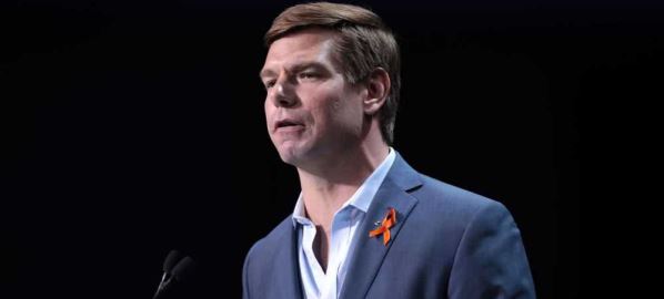 Congressman Eric Swalwell speaking at '19 California Democratic Party State Convention.