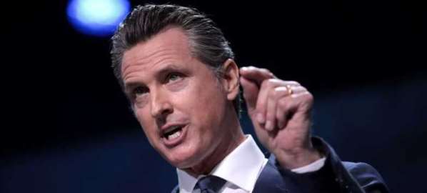 Gov Gavin Newsom speaking with attendees at the 2019 CA Democratic Party State Convention.